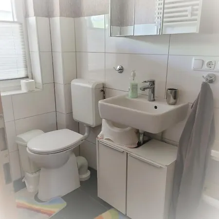 1 Apartment *